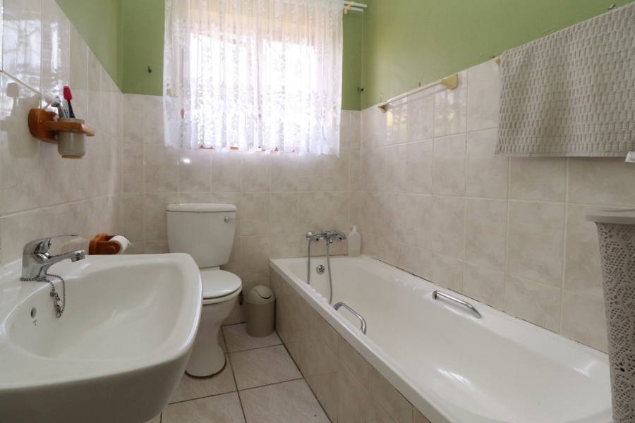 3 Bedroom Property for Sale in Flamwood North West